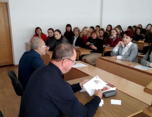 Викладачі й студенти факультету філології  і журналістики на зустрічі з поетом Тарасом Федюком і композитором Сергієм Лазо